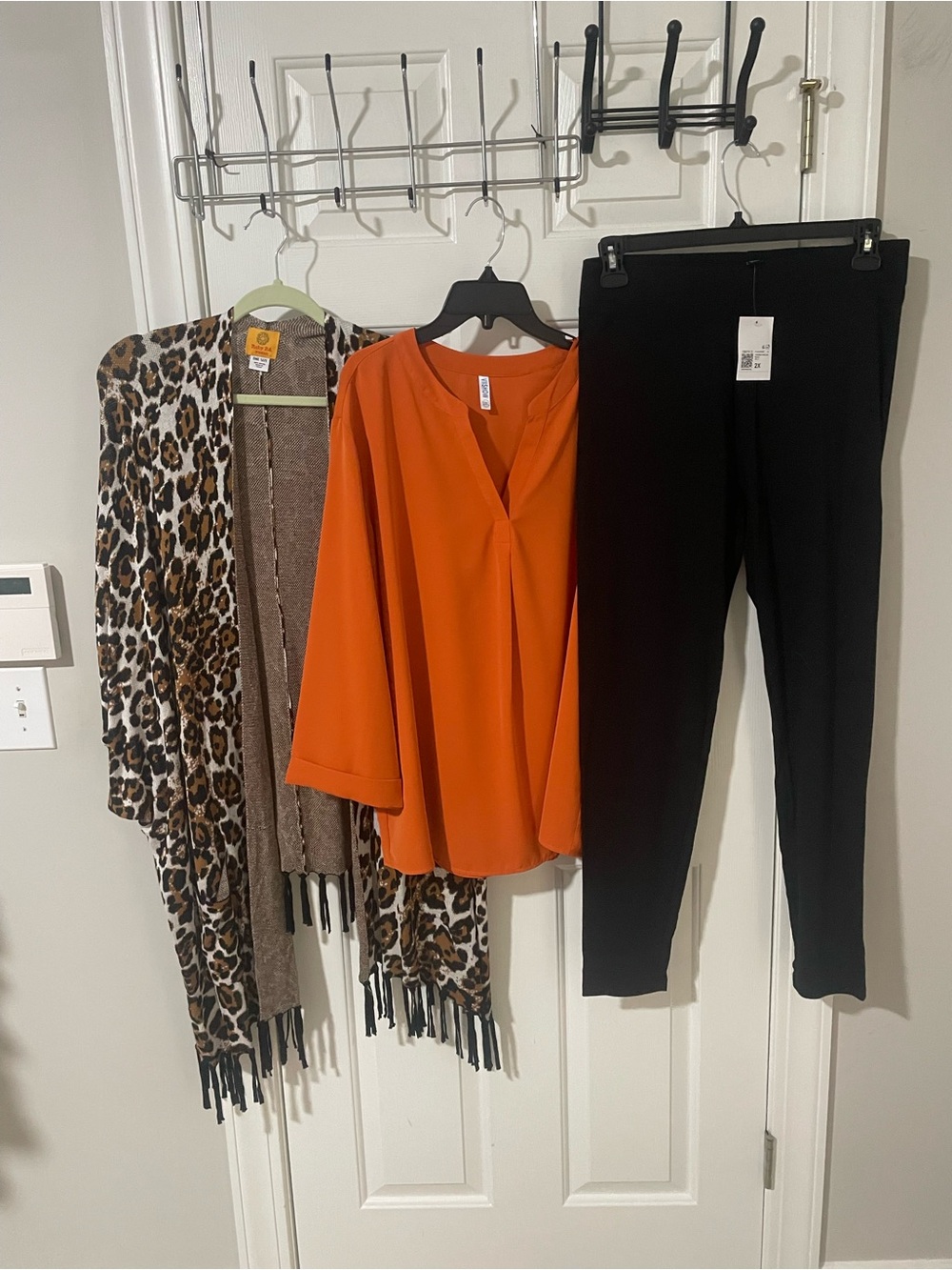 Black 2x  new leggings new OS poncho leopard 2x top